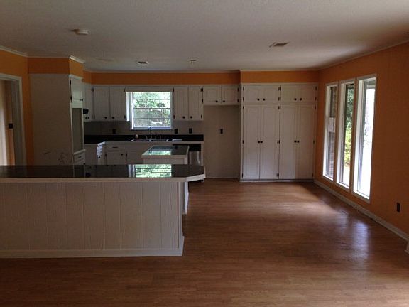 3rd image of 3150 Dogwood Ave
