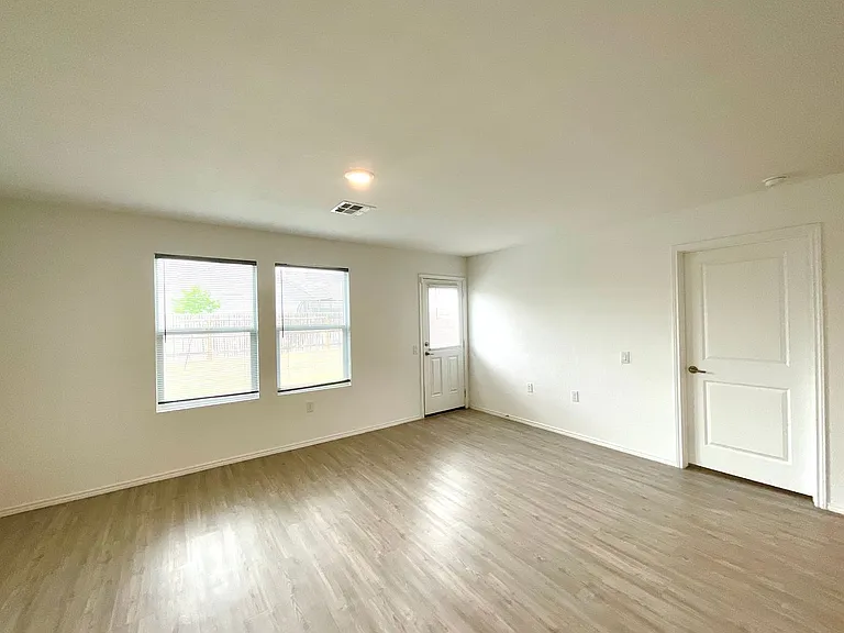 615 Bean Bnd — Photo 20