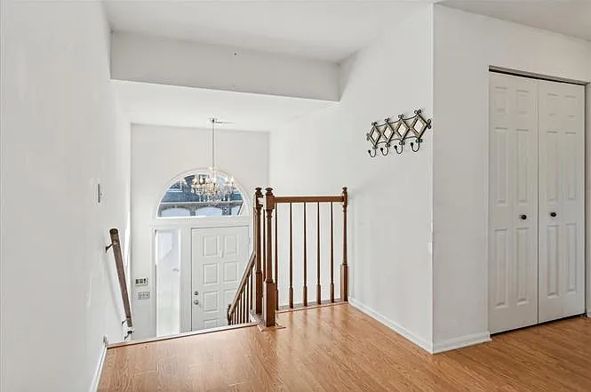 169 Willow Pkwy — Photo 3
