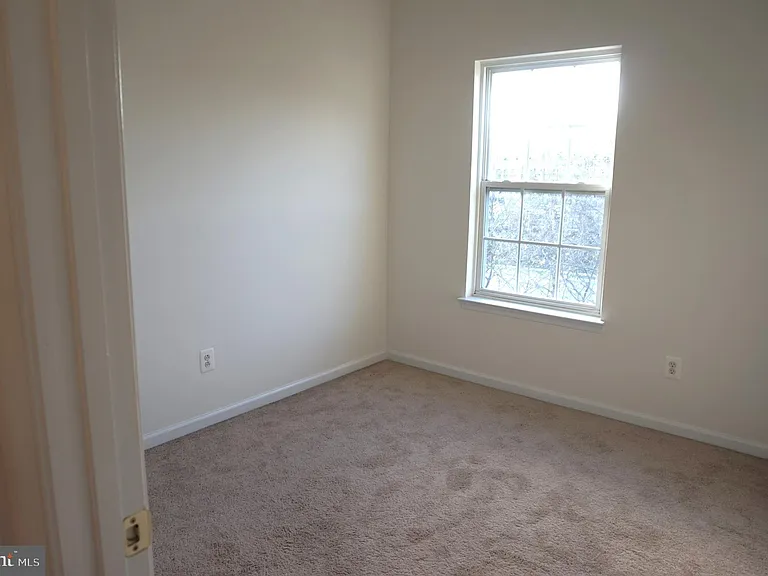 22997 Bulwark Ter — Photo 20