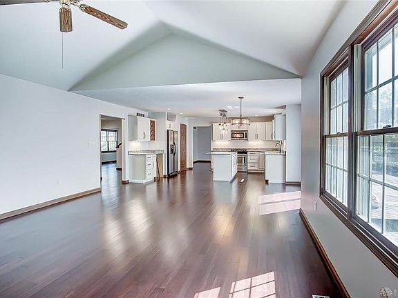 5th image of 1122 Redcoat Ct