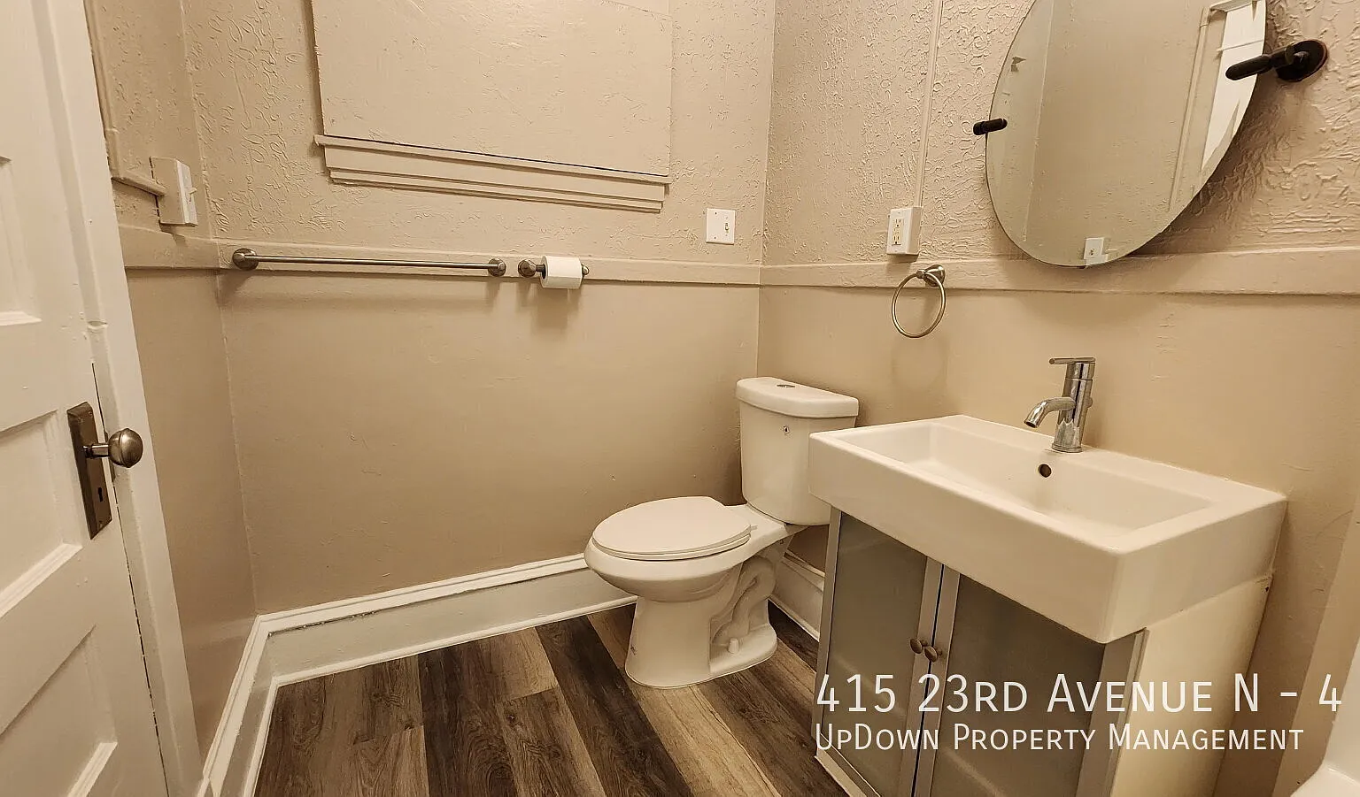 Charming 2BR 1 Bath Unit in Minneapolis — Photo 3