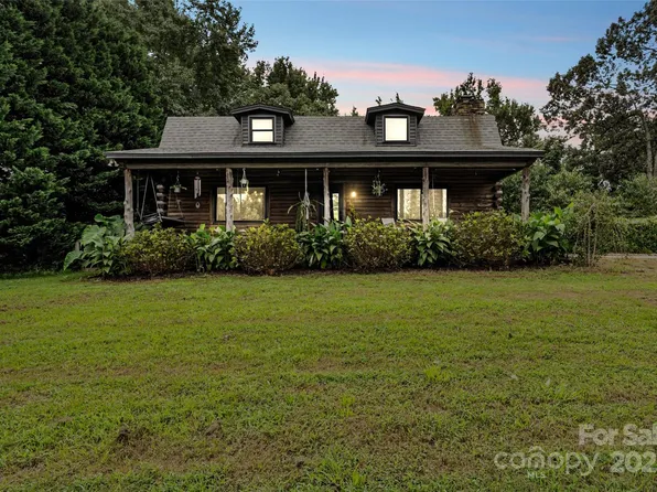 7030 Dolphin St, Gastonia, NC 28056
