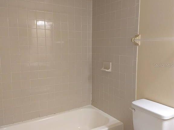 4th image of 2063 Bonneville Dr