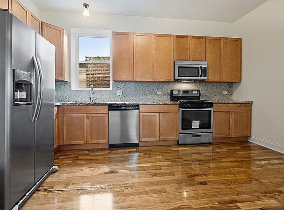 4th image of 551 N Lawler Ave