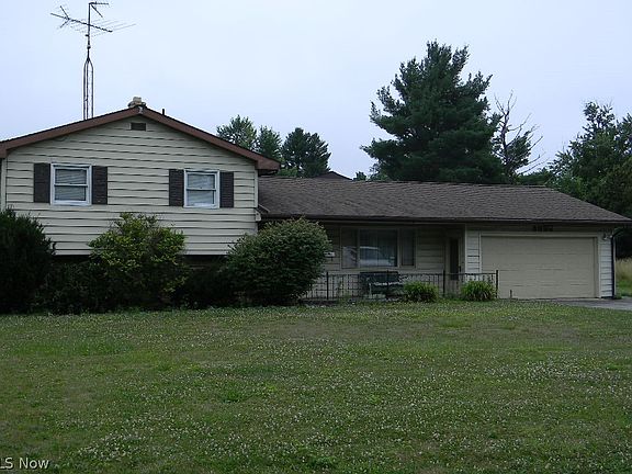 2nd image of 3066 Lynwood Dr NW