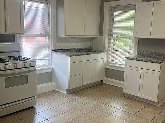 3rd image of 612 E End Ave #2