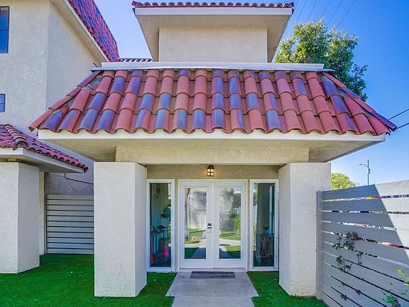 5th image of 4060 S Hoover St #302