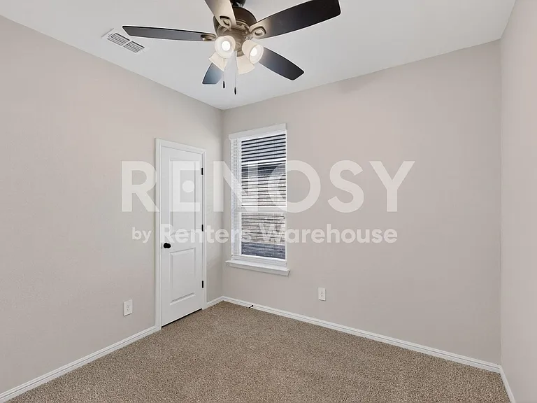 8517 Centerboard Ln — Photo 38