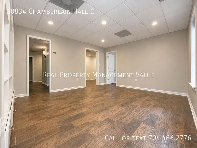 10834 Chamberlain Hall Ct — Photo 27