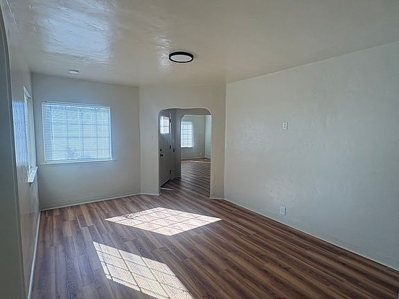 4th image of 629 E Cypress St