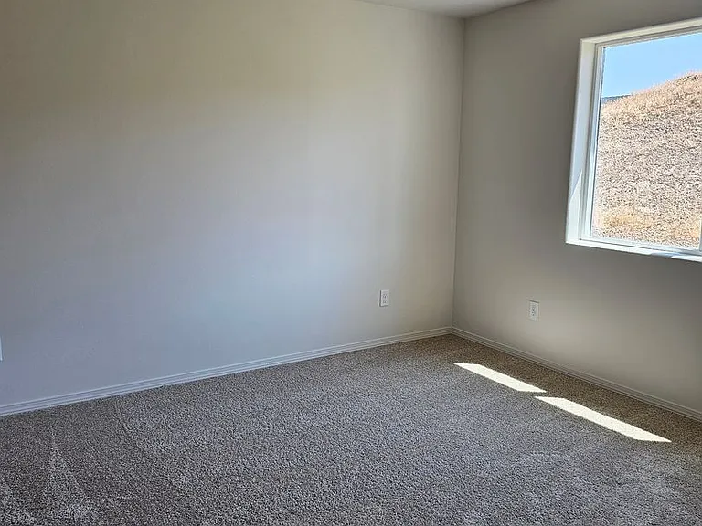 515 SE Polaris St — Photo 6
