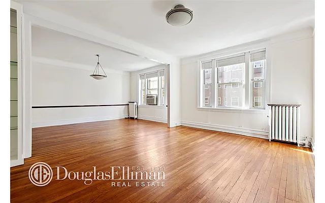 Sold by Douglas Elliman | media 21