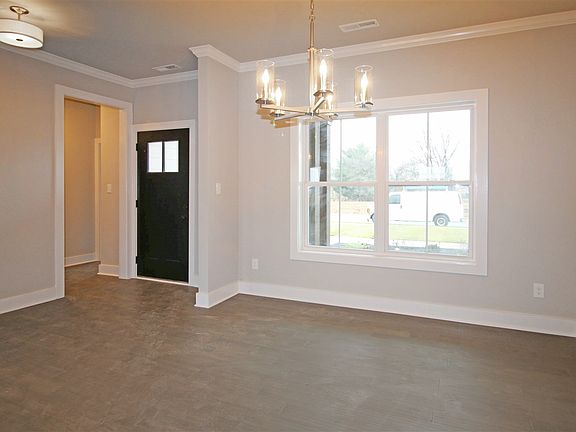 4th image of 7106 Hilliard Cir