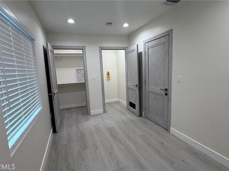 11022 Louise Ave — Photo 6
