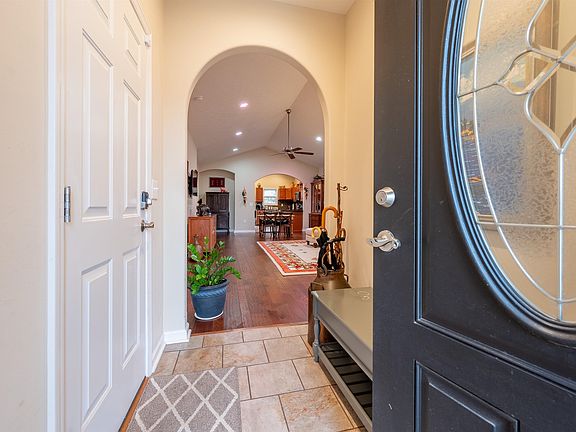 5th image of 70 Gavins Ct NW