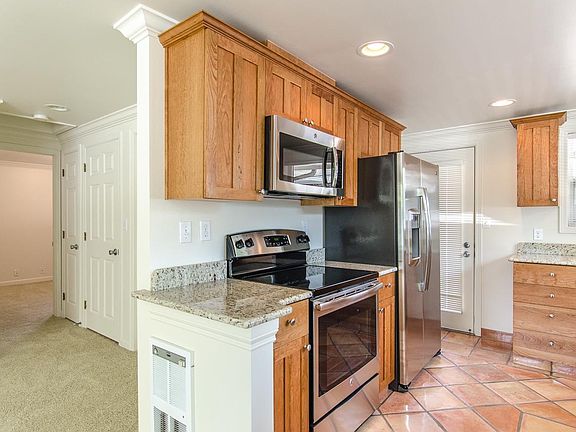 3rd image of 336 7th Ave S
