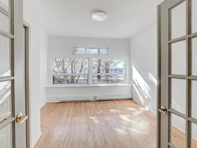 1530 King St W #101 — Photo 10