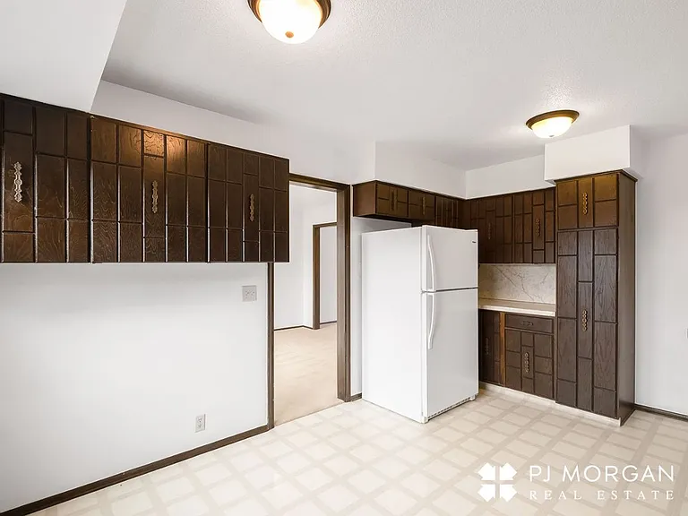 1312 S 118th St — Photo 31