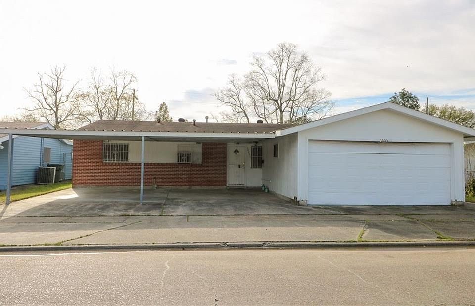 1st image of 3005 General Pershing Dr
