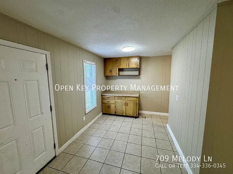 709 Melody Ln — Photo 5