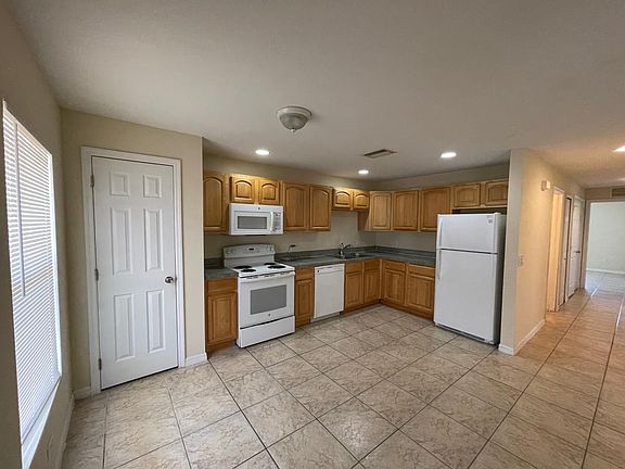 2nd image of 208 Hightower Ave S