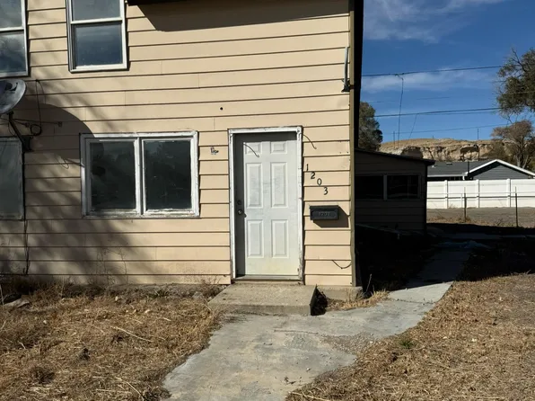 1203 9th St, Rock Springs, WY 82901