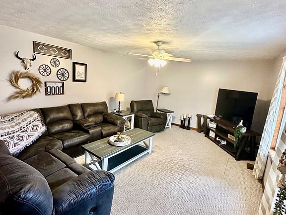 5th image of 75 Underwood Ln