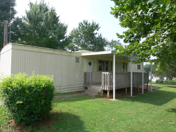 108 Overton Ln, Powell, TN 37849