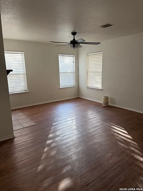 3 bed, 2.5 bath, 1599 sqft, $1,850 — Photo 4