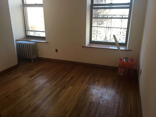 Rented by APT212 INC | media 9