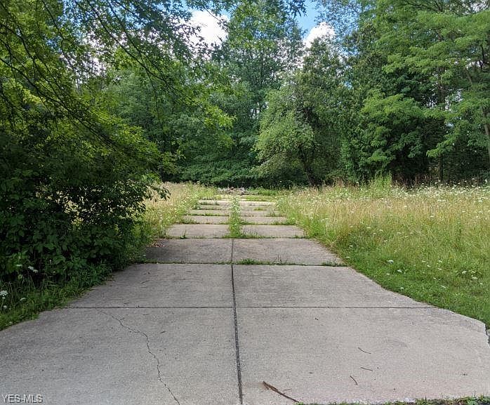 2nd image of 3790 Belmont Rd