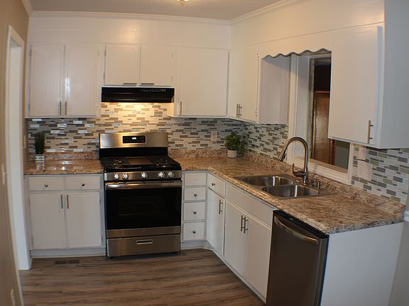 3rd image of 115 Wildwood Dr