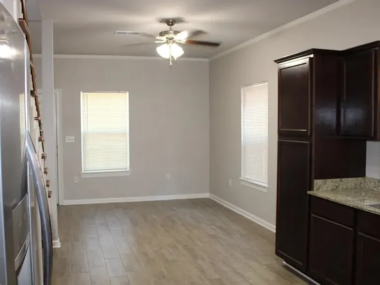 5336 Peerless St — Photo 5