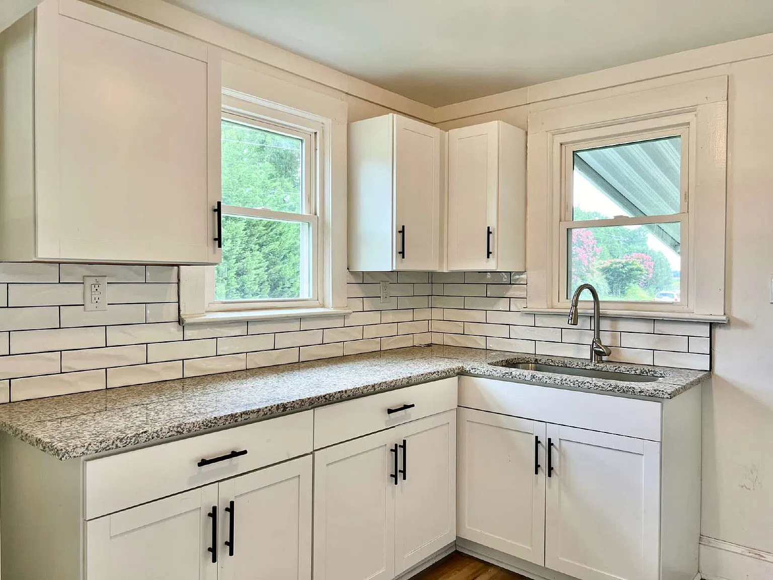 3 bed, 1.0 bath, 803 sqft, $1,450 — Photo 4