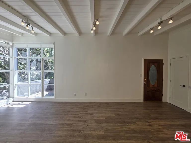 1635 S Beverly Glen Blvd #6 — Photo 30
