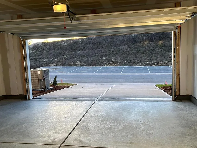 2236 Kasota Ln — Photo 32