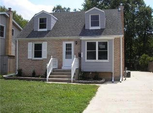 121 W Hawley St, Mundelein, IL 60060