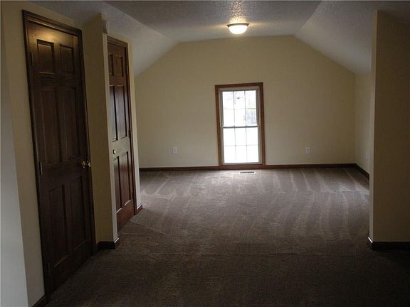 4th image of 108 N Waverly St