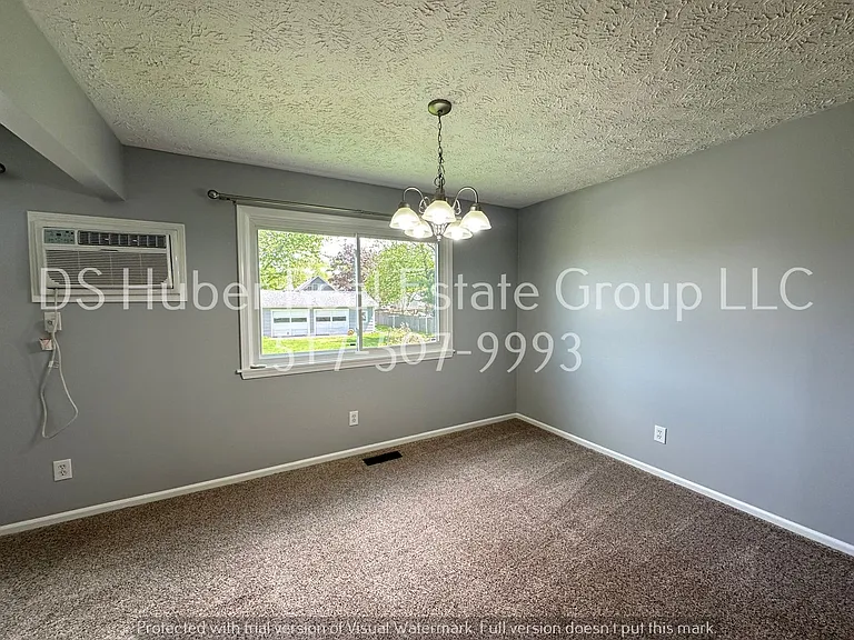 328 N Church St — Photo 3