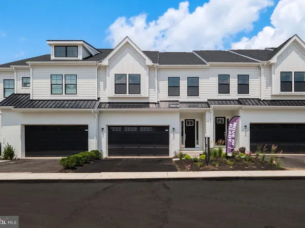 215 River Trail Cir, King Of Prussia, PA 19406