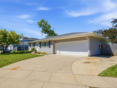 130 29th Street Ct, Marion, IA, 52302