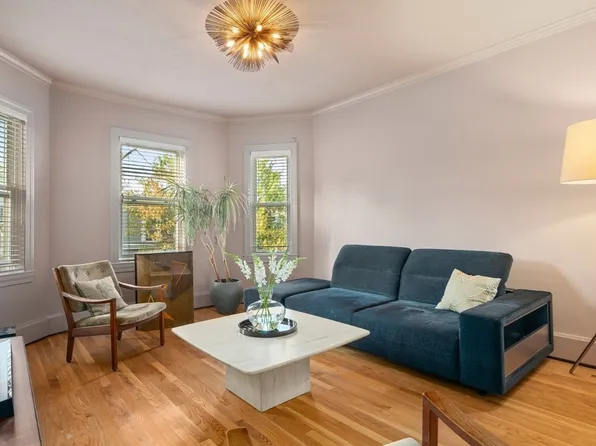 443 E 7th St Unit 3, South Boston, MA 02127