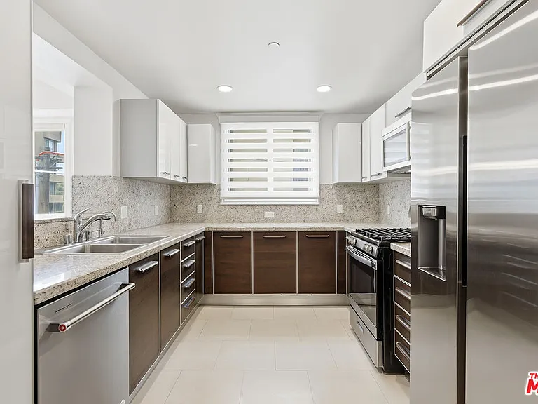325 Arnaz Dr #201 — Photo 7