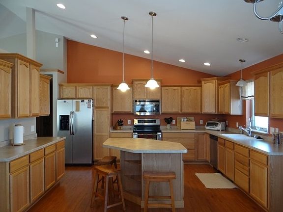 3rd image of 215 E Northlawn Dr