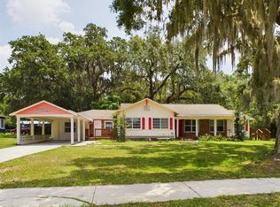 100 N Old Wire Rd, Wildwood, FL 34785