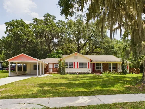 100 N Old Wire Rd, Wildwood, FL 34785