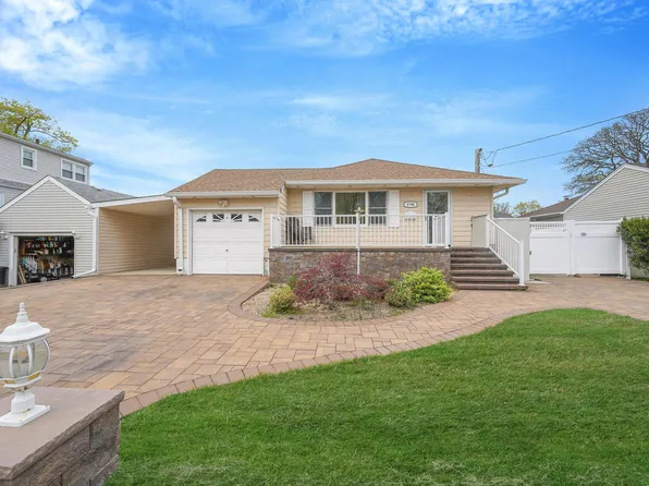 2795 Oswego Street, Bellmore, NY 11710