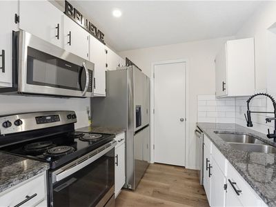 10901 Gillette St, Overland Park, KS, 66210