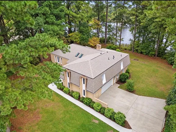 6604 Pinewood Ct, Virginia Beach, VA 23464
